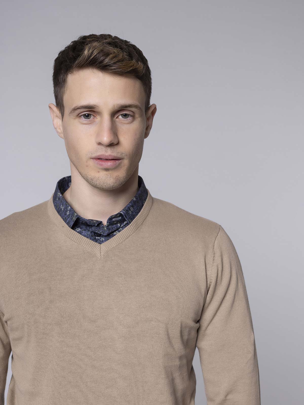 Maglia basic collo a V |Colore:Beige
