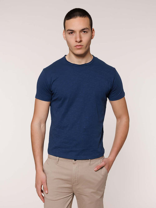 Raw cut neck T-Shirt