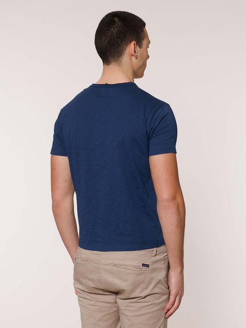 Raw cut neck T-Shirt