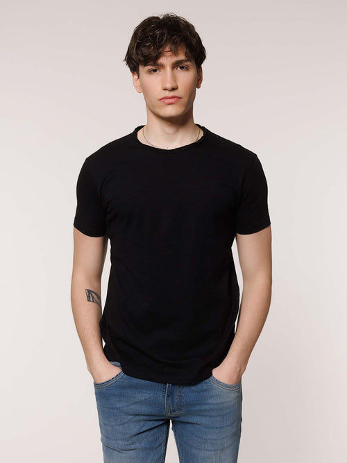 Raw cut neck T-Shirt