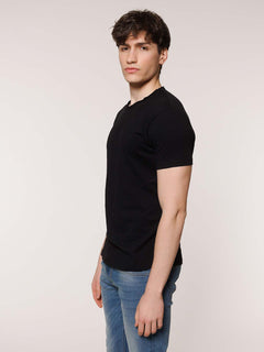 Raw cut neck T-Shirt