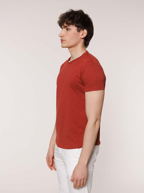 Raw cut neck T-Shirt