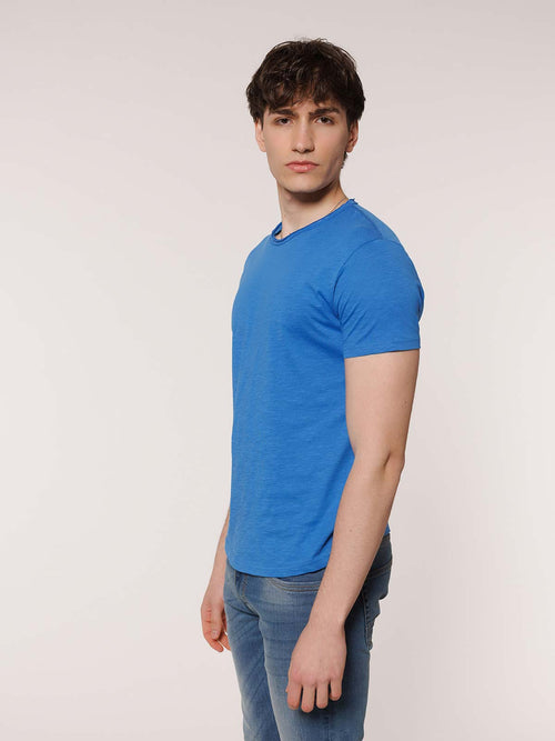 Raw cut neck T-Shirt