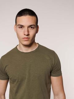 Raw cut neck T-Shirt