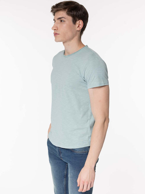 Raw cut neck T-Shirt