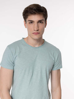 Raw cut neck T-Shirt