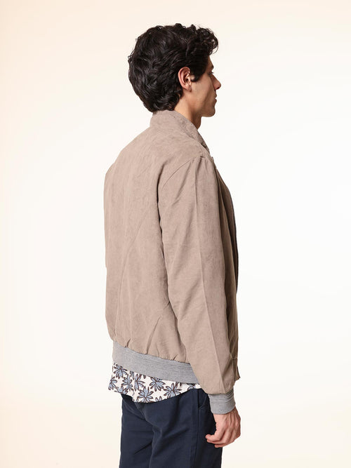 Giubbotto modello bomber scamosciato|Colore:Sabbia