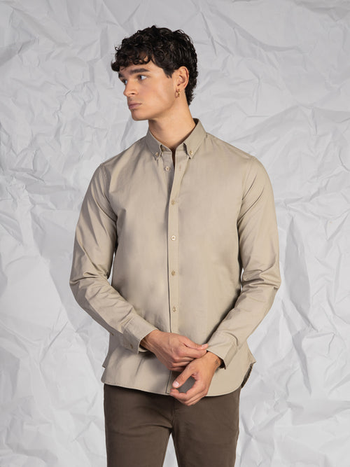 Camicia collo classico e bottoncini|Colore:Beige