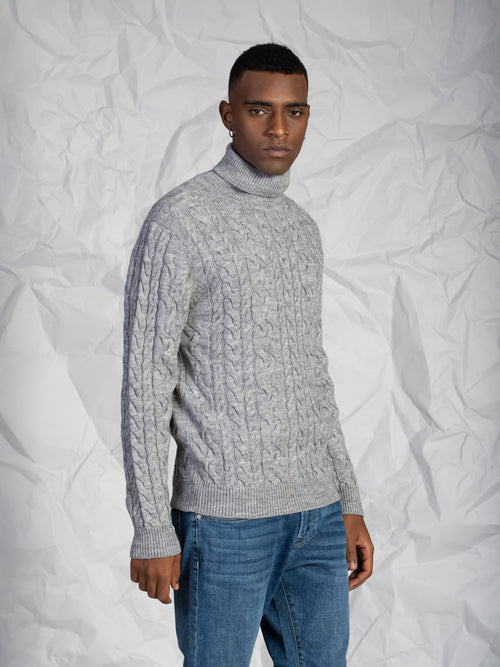 Maglia collo alto lavorazione treccia|Colore:Grigio