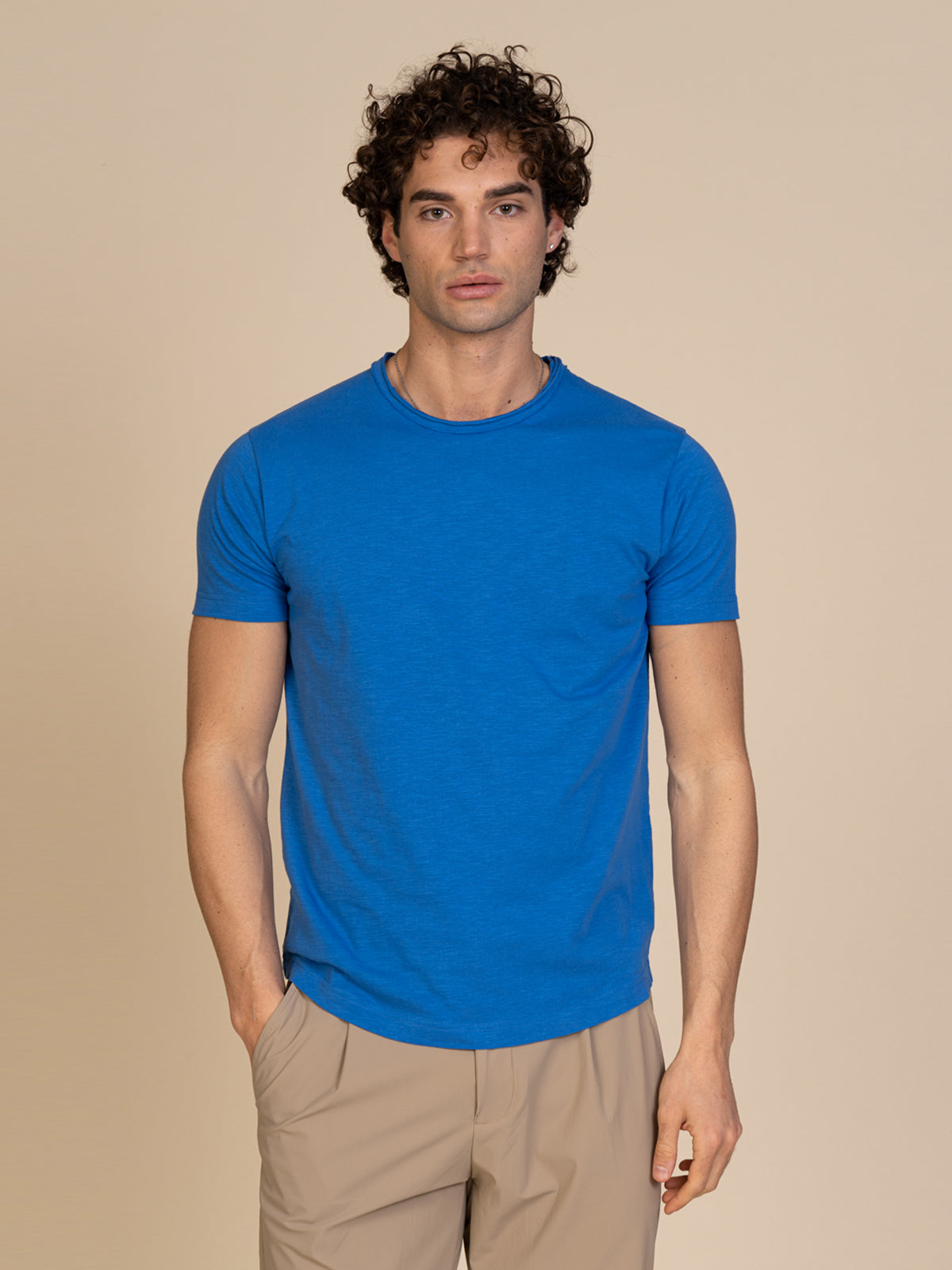 T-Shirt collo taglio vivo|Colore:Royal