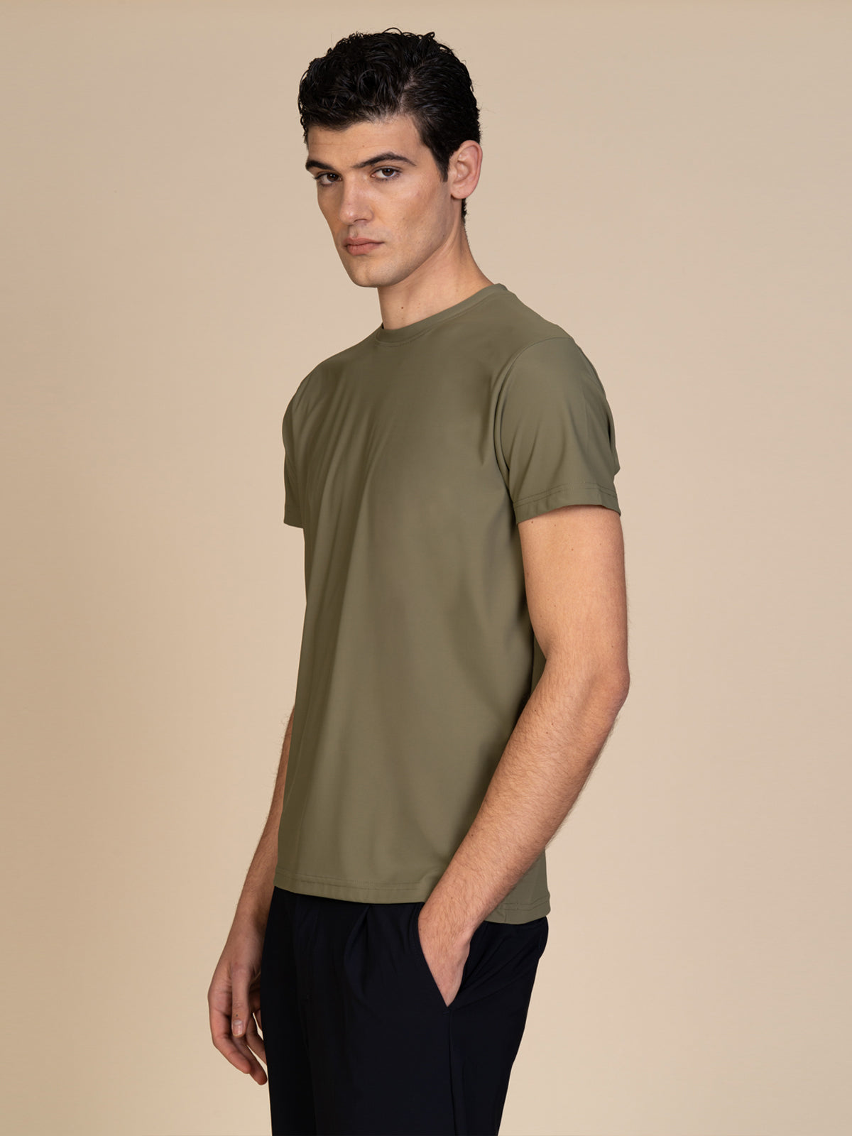 T-Shirt in tessuto tecnico|Colore:Verde militare