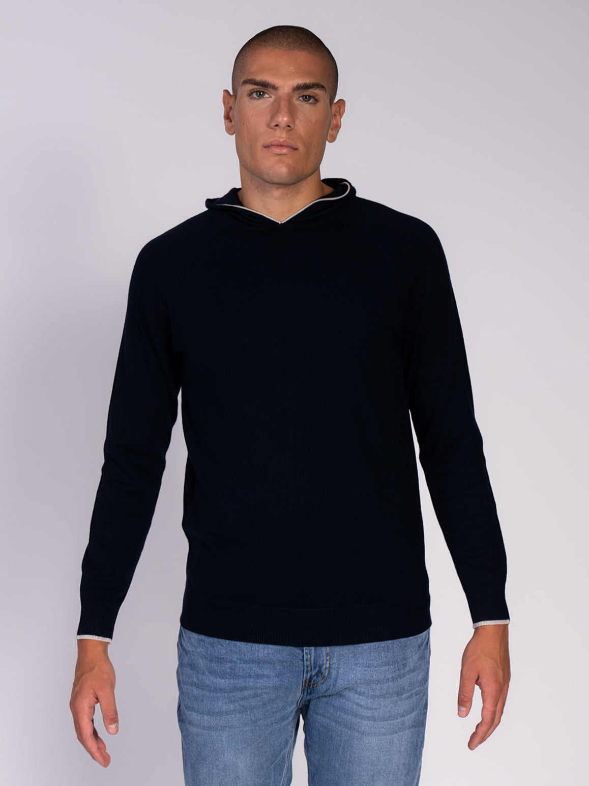 MAGLIA CON CAPPUCCIO|Colore:Blu