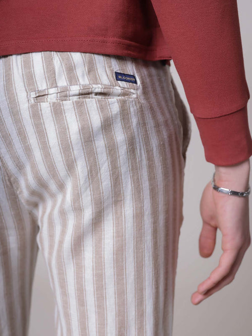 Pantaloni a righe con lacci